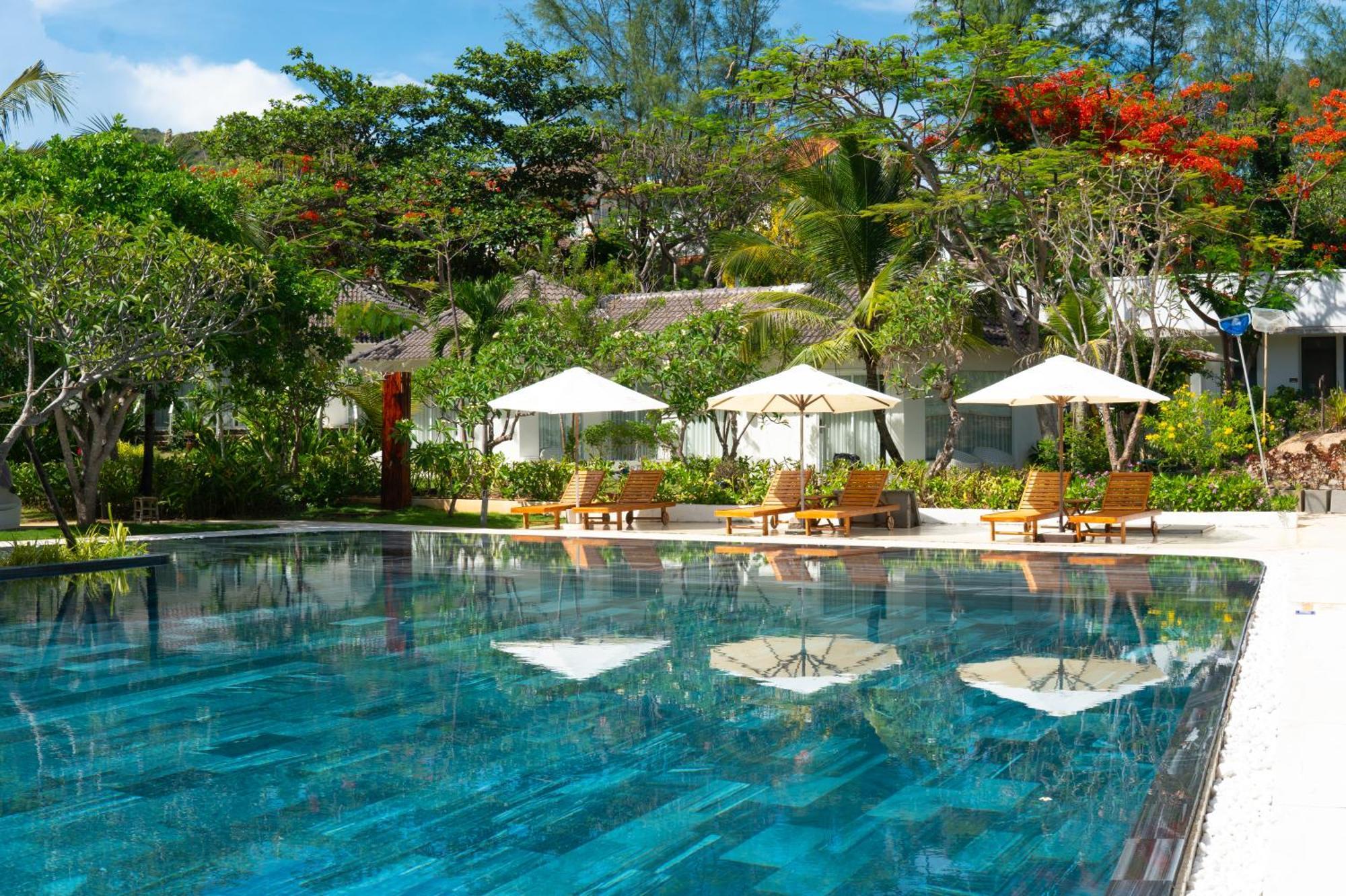 Fleur De Lys Resort&spa Long